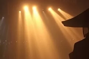白露为霜南方小镇秋日巷弄横版画面